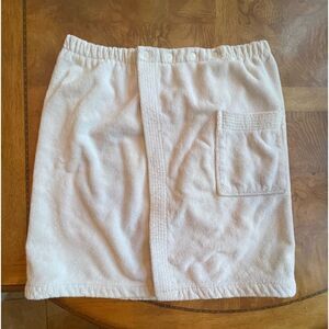 Hammacher Schlemmer Men’s Shower Towel waist wrap!